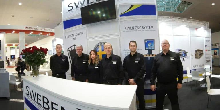 SweBend-at-EuroBlech-2018-Team-view-crop-LQ-1024x512